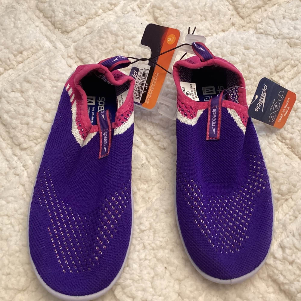 NWT Speedo youth water/swim shoes